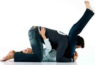 国外小夫妻真人展示48姿势,真人做48姿势图片_18